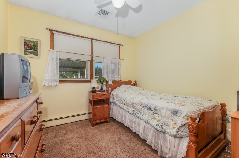 24 Hardscrabble Hill Rd