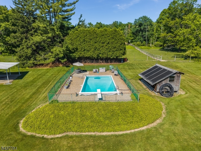 24 Hardscrabble Hill Rd