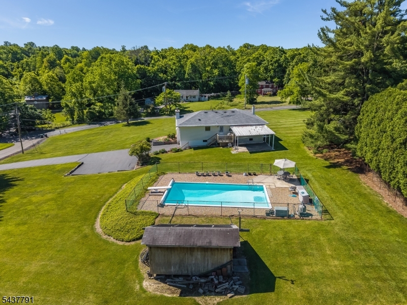 24 Hardscrabble Hill Rd