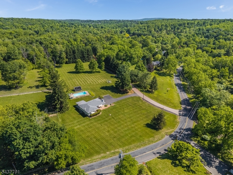 24 Hardscrabble Hill Rd