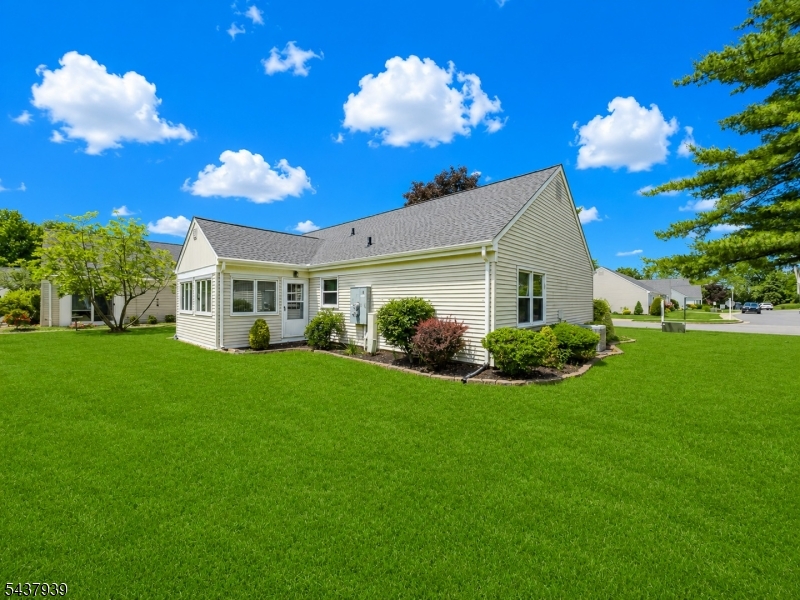 564 Old Nassau Rd