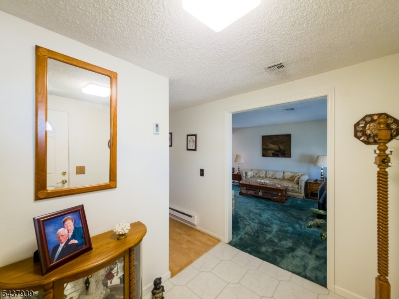564 Old Nassau Rd