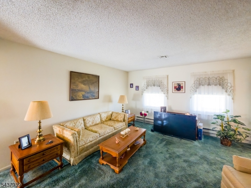 564 Old Nassau Rd