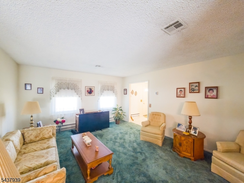 564 Old Nassau Rd