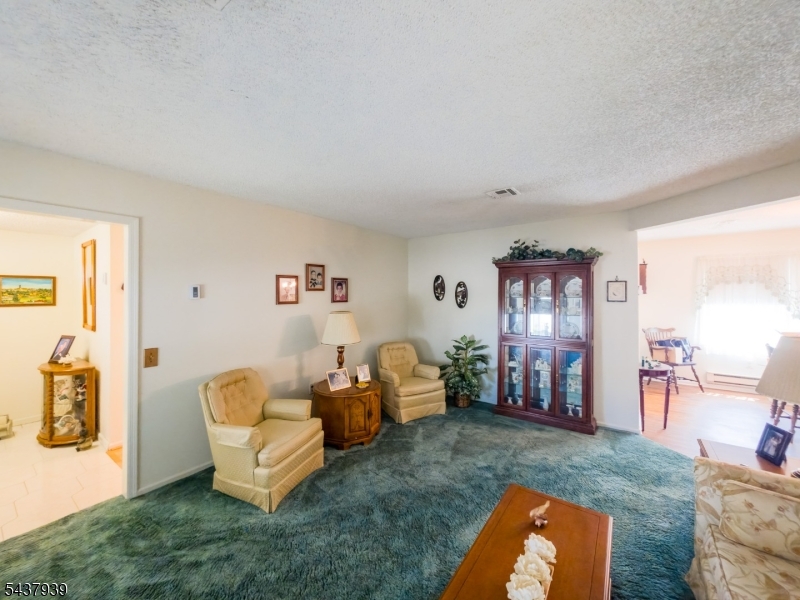 564 Old Nassau Rd