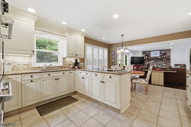 863 Papen Rd