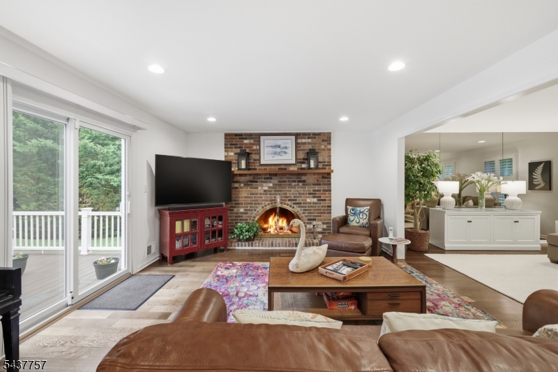 863 Papen Rd