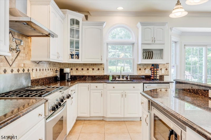 15 Winding Ridge Rd