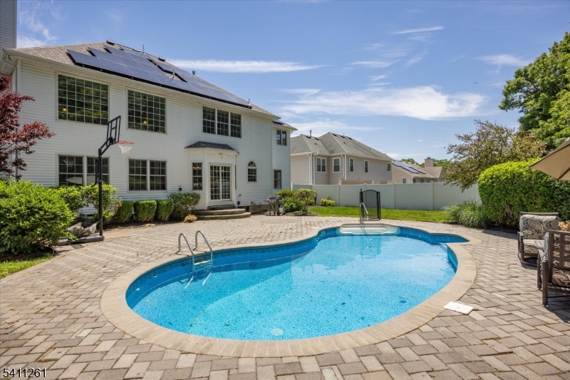 15 Winding Ridge Rd