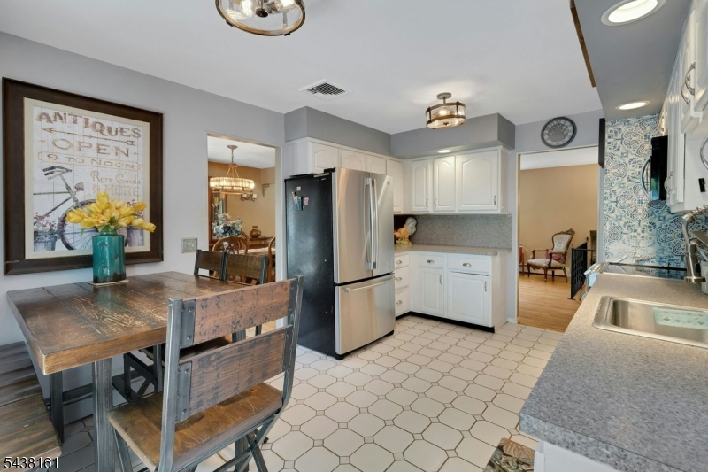 50 Crestwood Rd