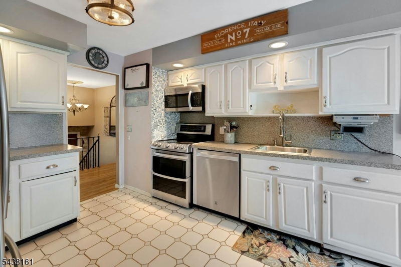 50 Crestwood Rd
