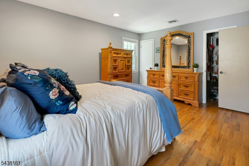 50 Crestwood Rd