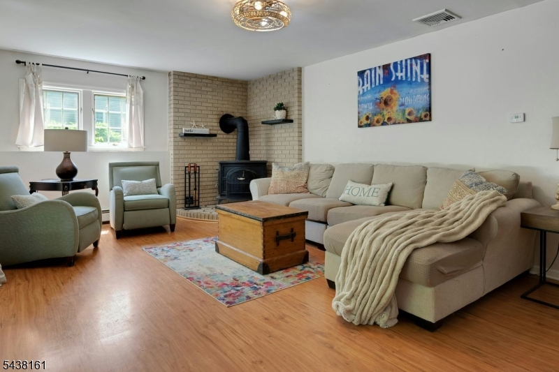 50 Crestwood Rd