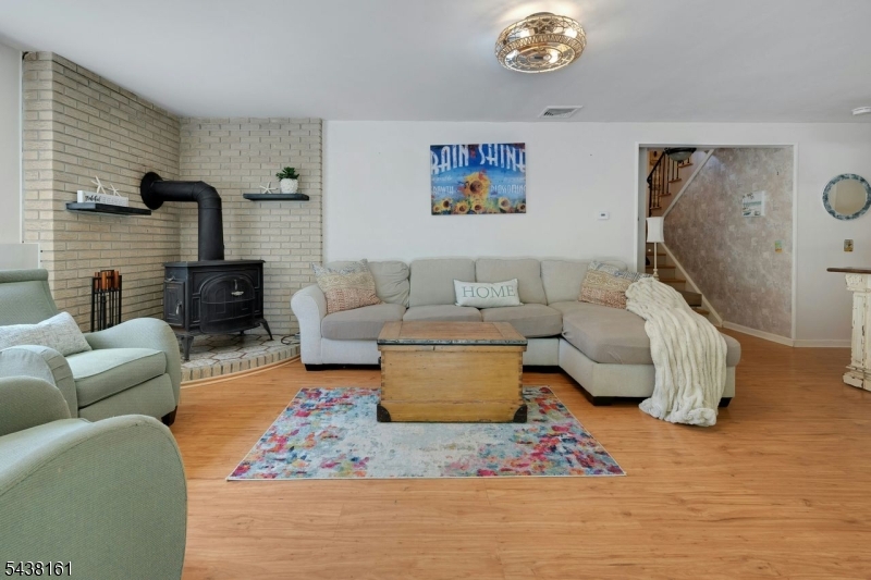 50 Crestwood Rd