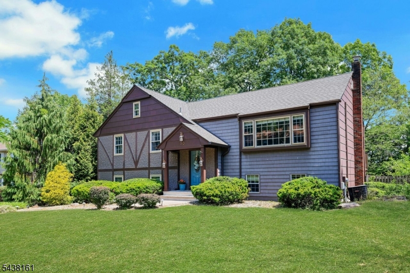 50 Crestwood Rd