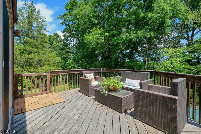 50 Crestwood Rd