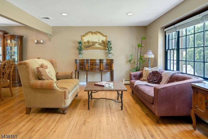 50 Crestwood Rd