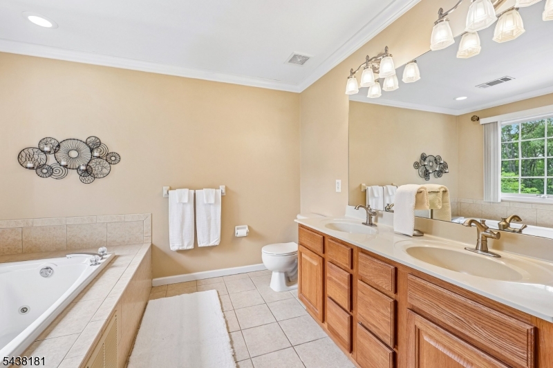 12 Meadow Ridge Rd