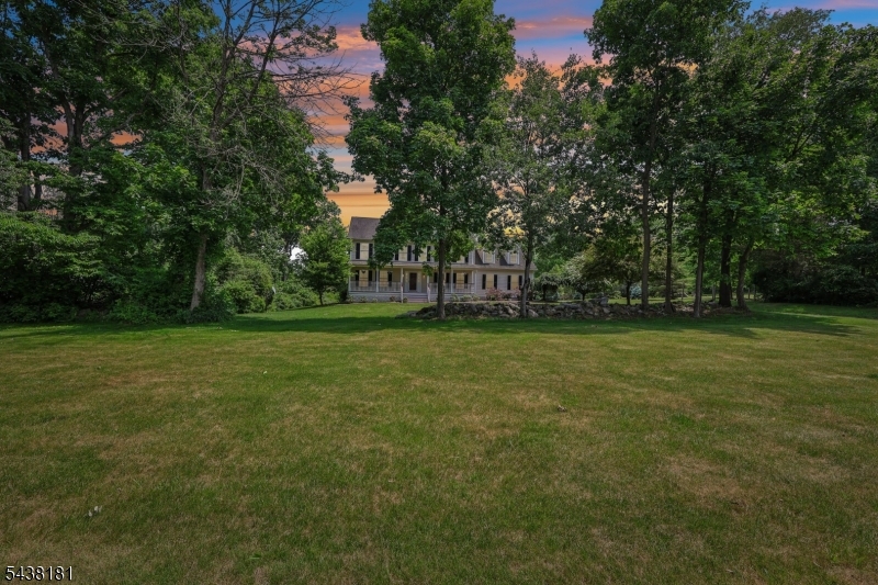 12 Meadow Ridge Rd