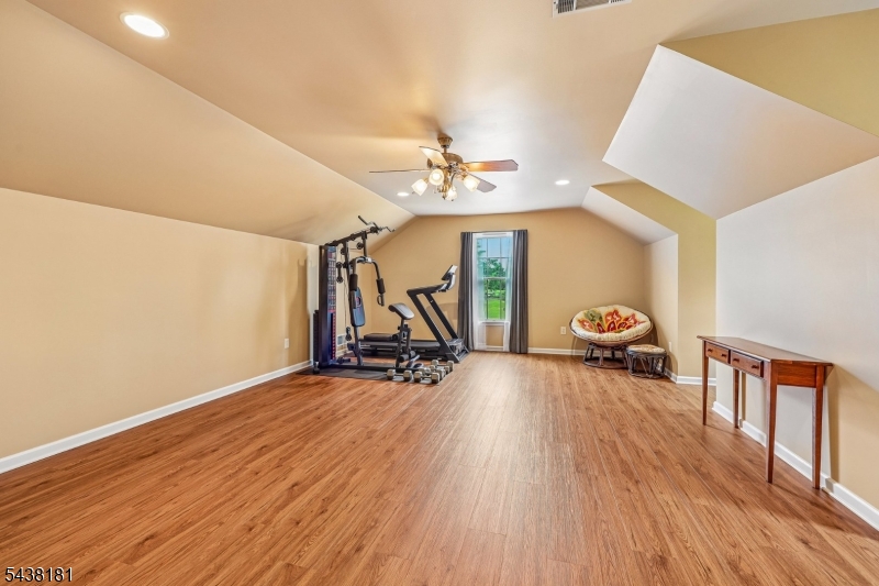 12 Meadow Ridge Rd