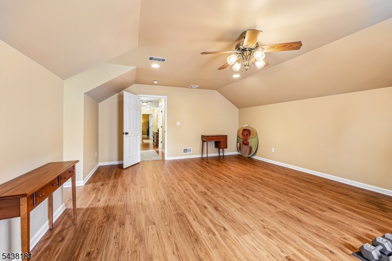 12 Meadow Ridge Rd