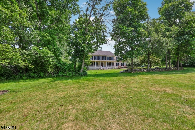 12 Meadow Ridge Rd