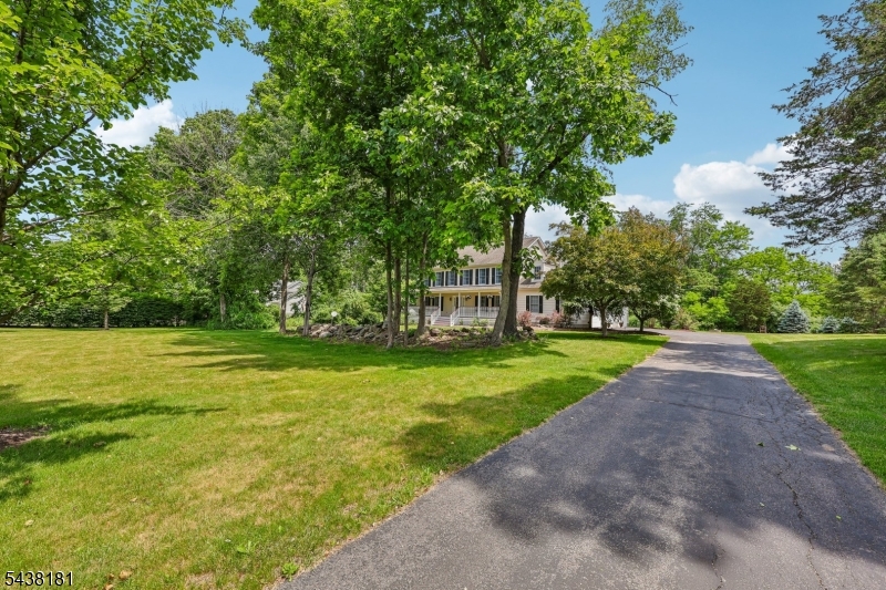 12 Meadow Ridge Rd