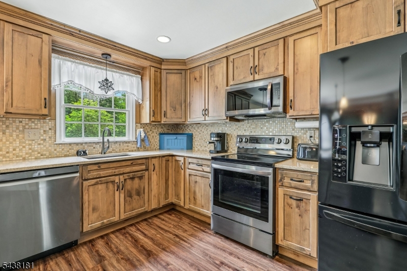 12 Meadow Ridge Rd