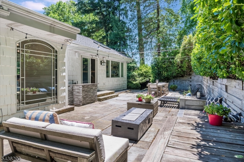 244 Highland Ave