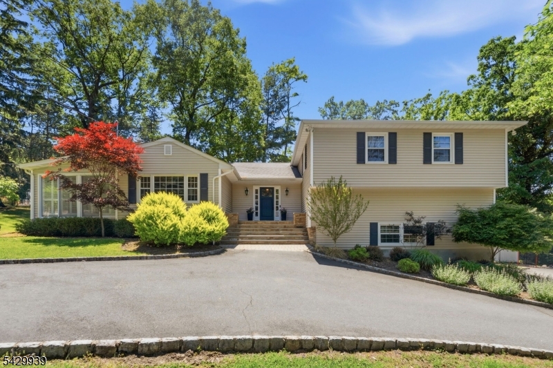 12 Wildwood Dr