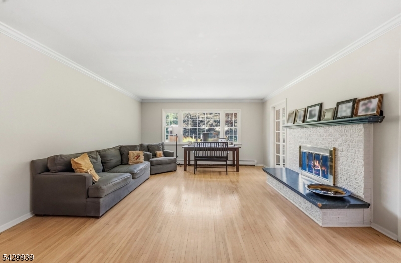12 Wildwood Dr