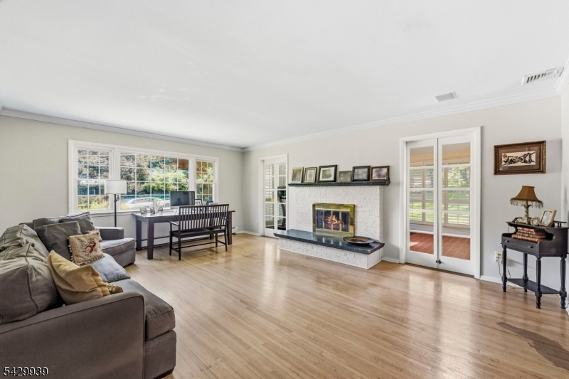 12 Wildwood Dr