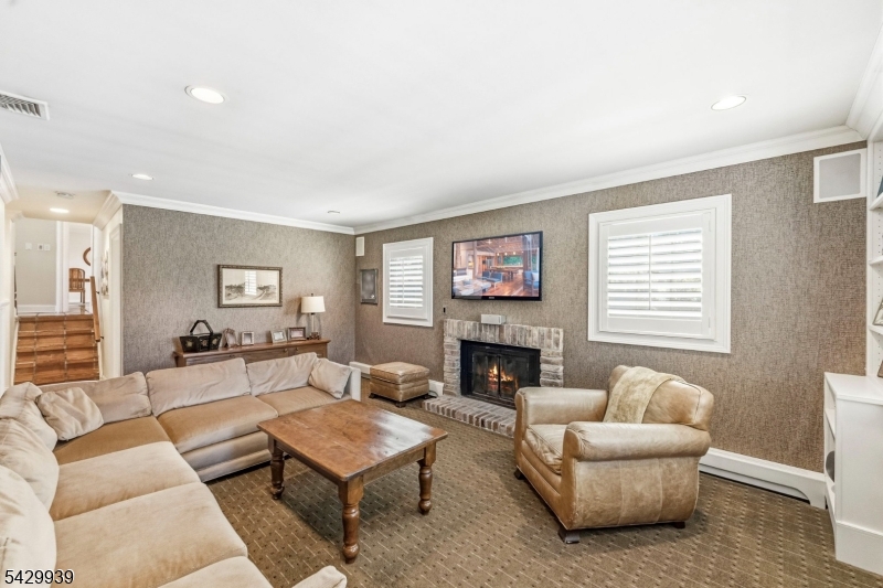 12 Wildwood Dr