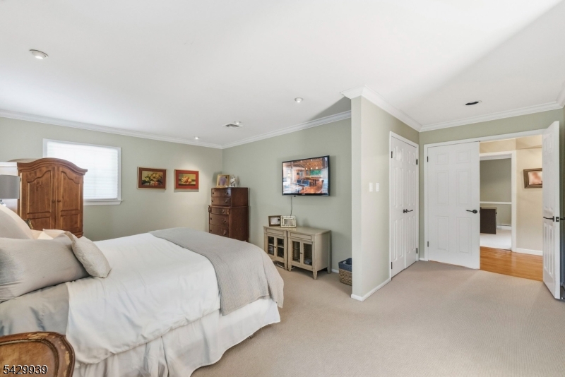 12 Wildwood Dr