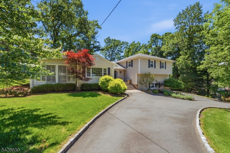 12 Wildwood Dr