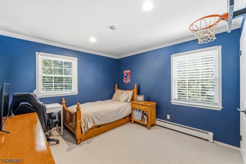 12 Wildwood Dr