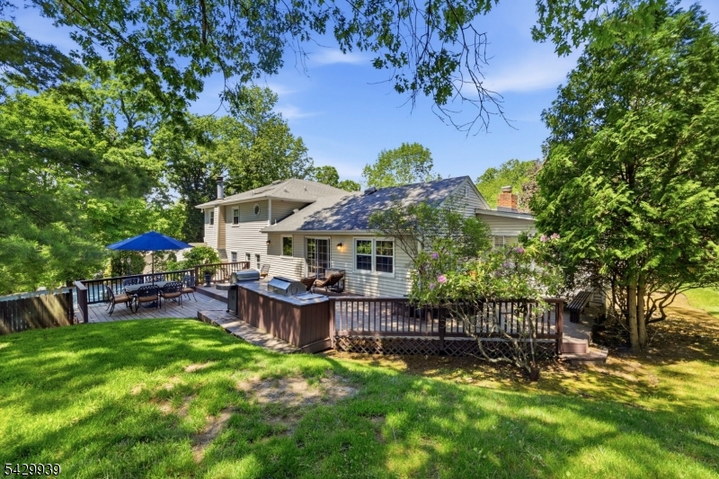 12 Wildwood Dr