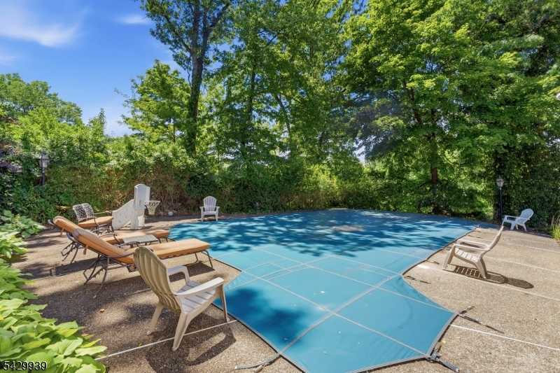 12 Wildwood Dr
