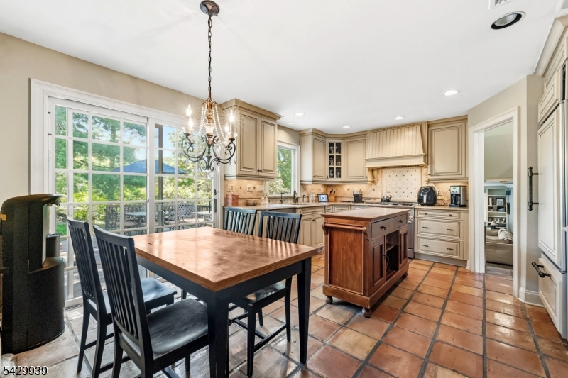 12 Wildwood Dr