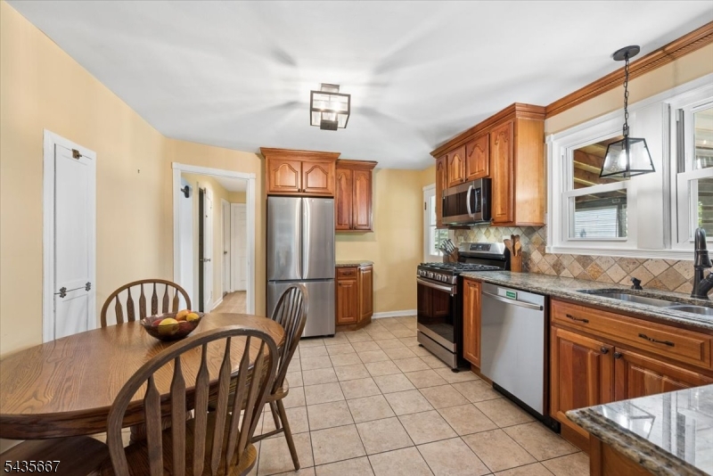 336 Vanderveer Rd