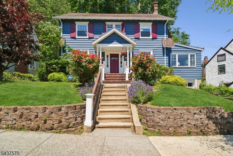 280 Western Drive N.