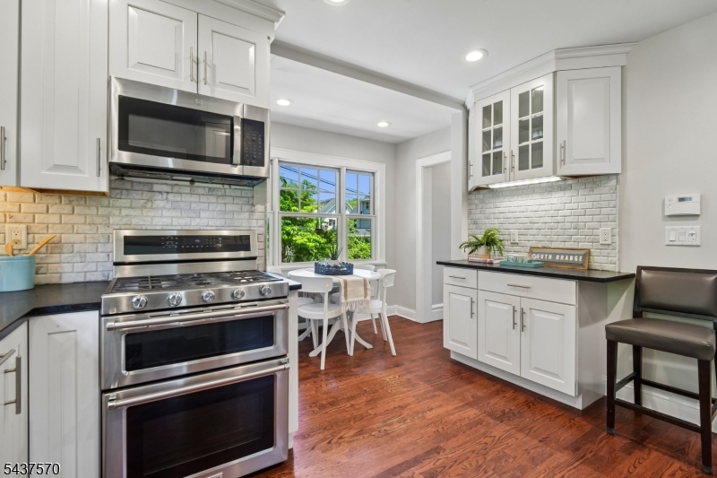 280 Western Drive N.