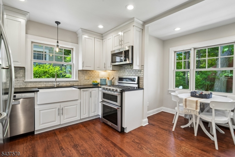 280 Western Drive N.