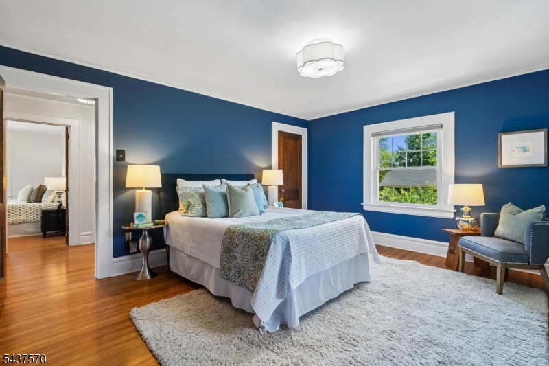 280 Western Drive N.