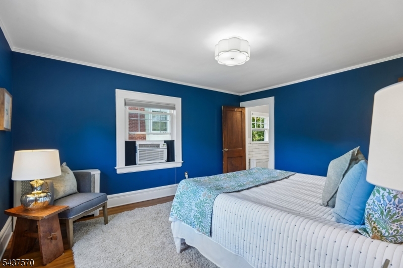 280 Western Drive N.