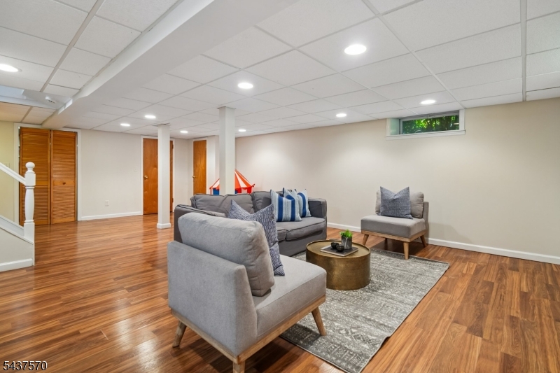 280 Western Drive N.