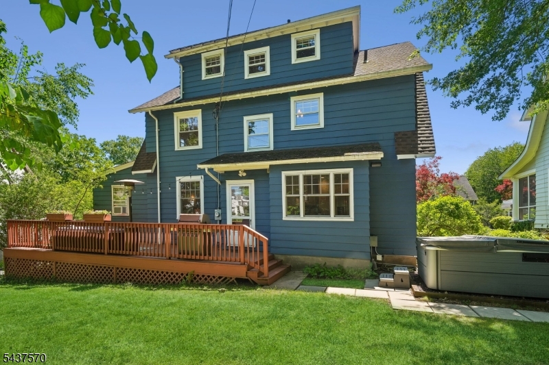 280 Western Drive N.