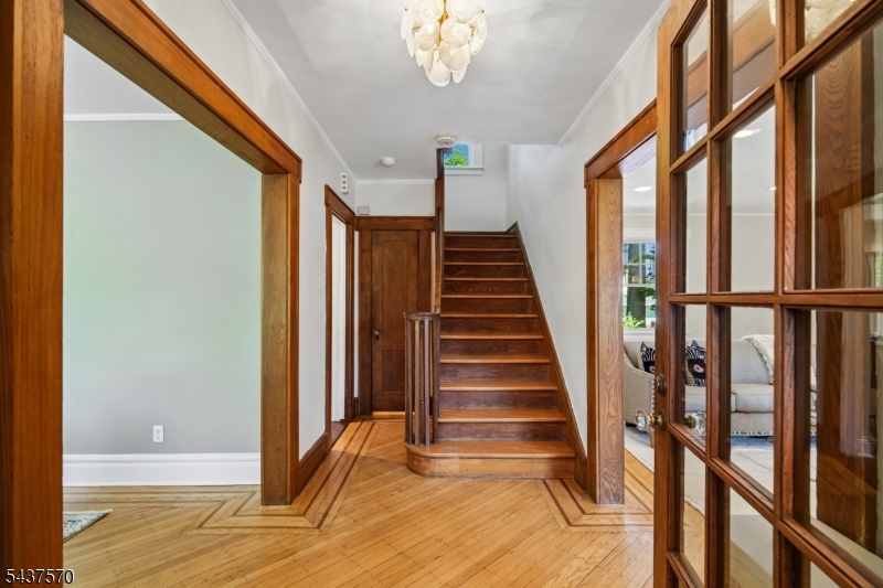 280 Western Drive N.