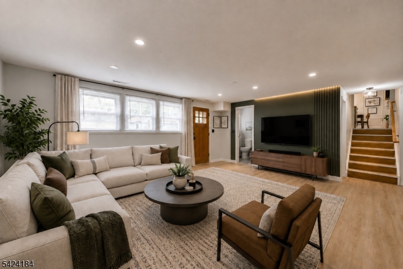 305 Buttfield Dr