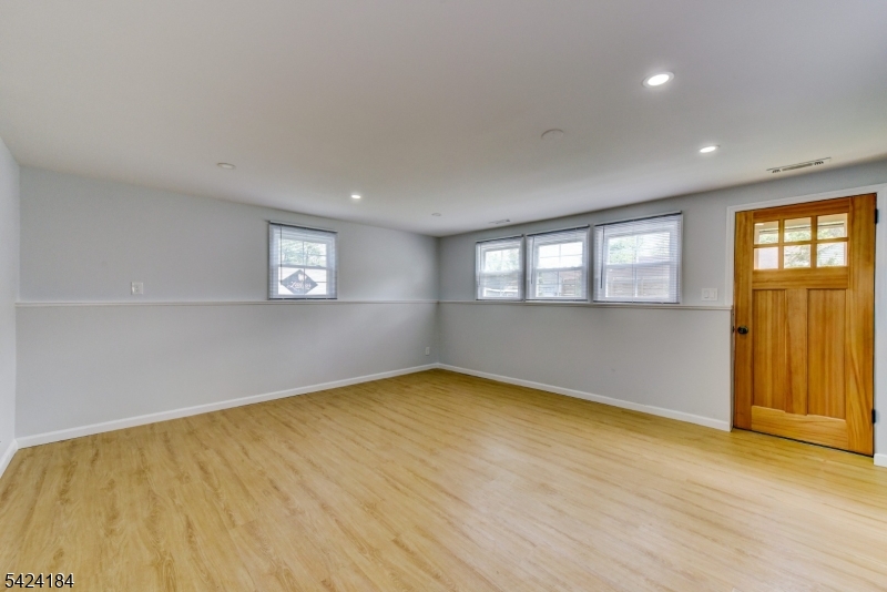 305 Buttfield Dr